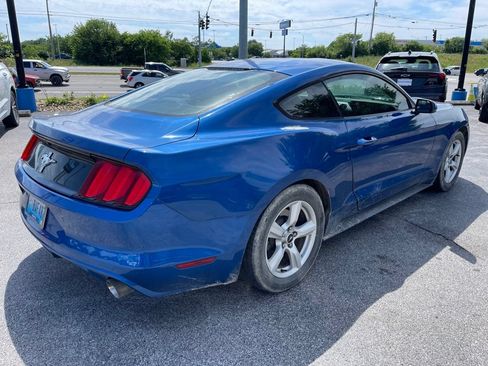 Used 2017 Ford Mustang Coupe RWD image 3