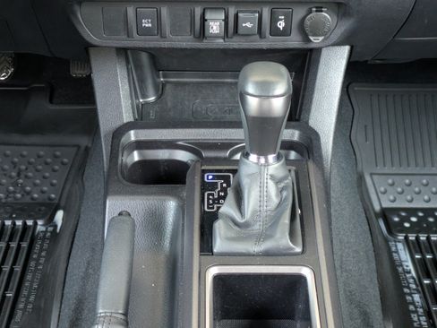 Used 2023 Toyota Tacoma TRD Sport AWD/4WD image 19