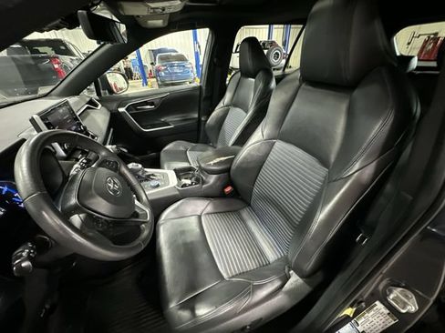 Used 2020 Toyota RAV4 XSE w/ All Weather Liner Package AWD/4WD image 17