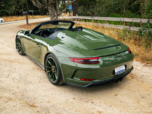 Used 2019 Porsche 911 Speedster RWD image 32