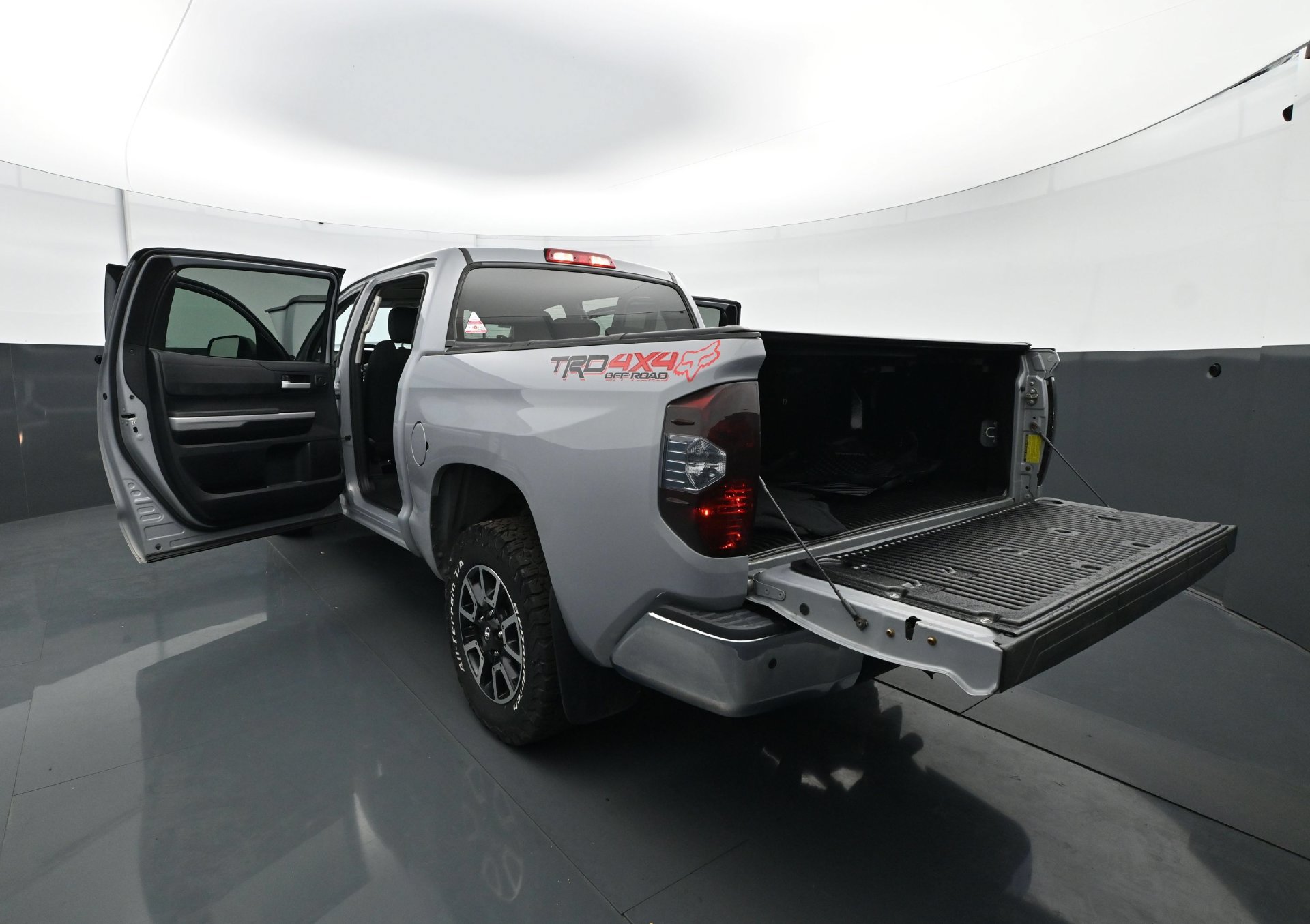 Used 2018 Toyota Tundra SR5 AWD/4WD image 33