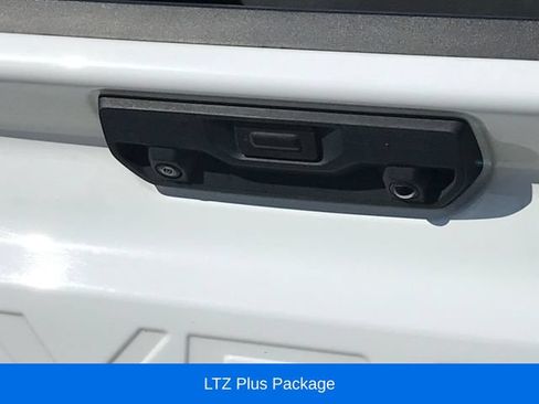 Used 2024 Chevrolet Silverado 1500 LTZ AWD/4WD image 5