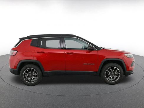 Used 2025 Jeep Compass Trailhawk AWD/4WD image 14