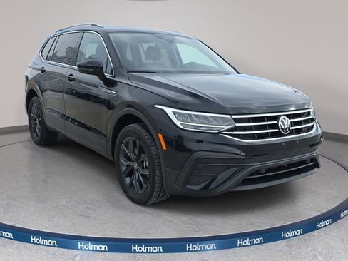 Used 2022 Volkswagen Tiguan SE w/ Panoramic Sunroof Package image 4