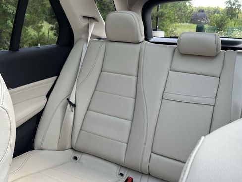 Used 2024 Mercedes-Benz GLE 350 4MATIC image 33