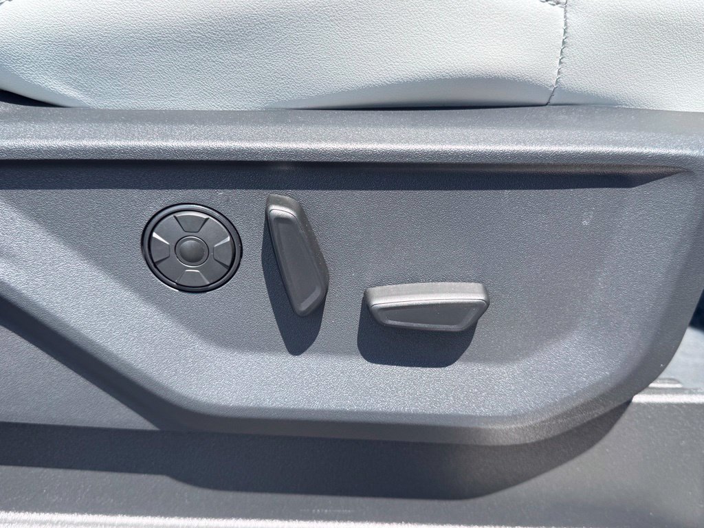 Used 2025 Ford Expedition Platinum w/ Platinum Ultimate Package AWD/4WD image 28
