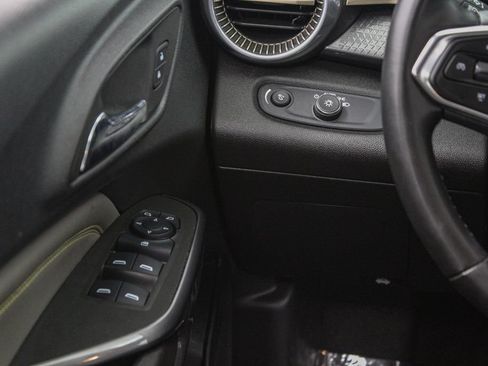 Used 2025 Chevrolet Trax ACTIV w/ Driver Confidence Package FWD image 27