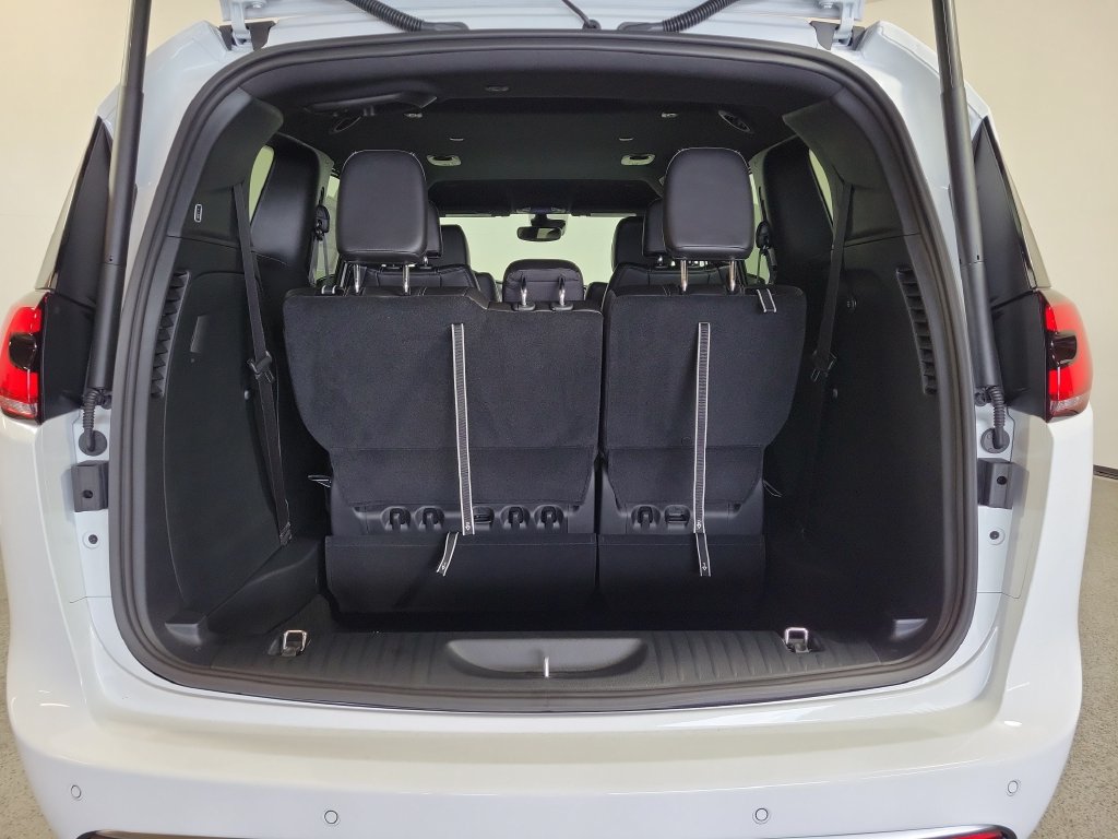 New 2027 Chrysler Pacifica Select FWD image 22