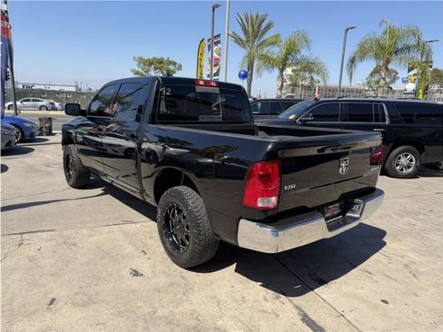 Used 2019 RAM 1500 Classic SLT w/ Luxury Group AWD/4WD image 4