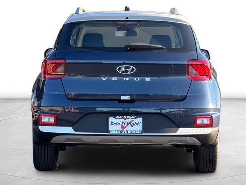 Used 2026 Hyundai Venue SEL FWD image 6