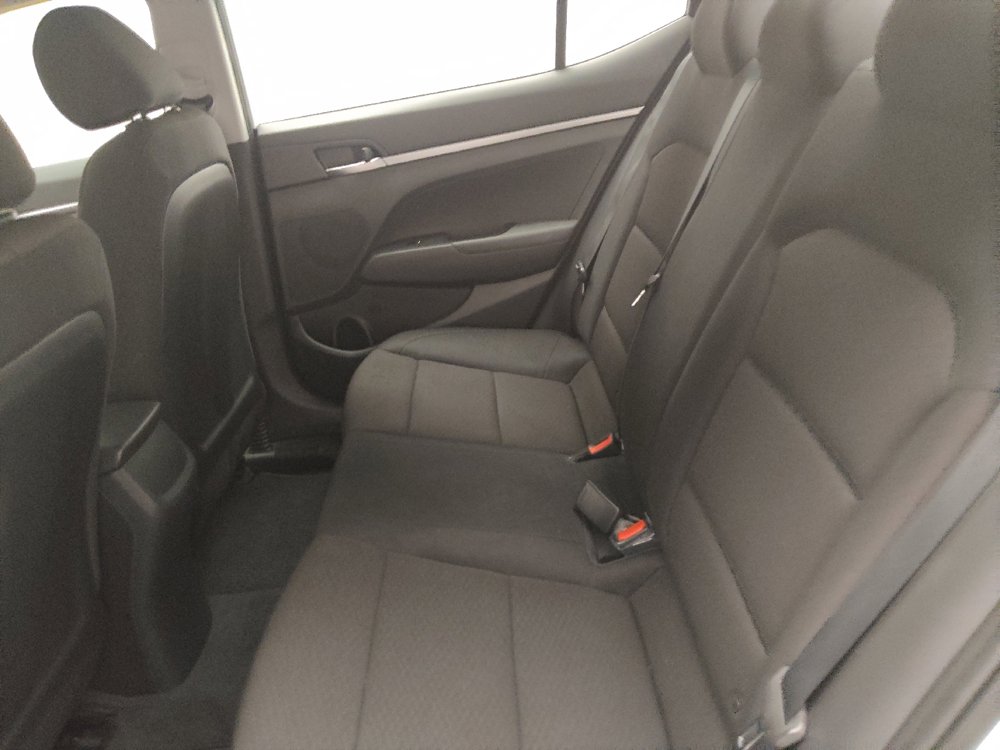 Used 2020 Hyundai Elantra SE w/ Cargo Package (C1) FWD image 18