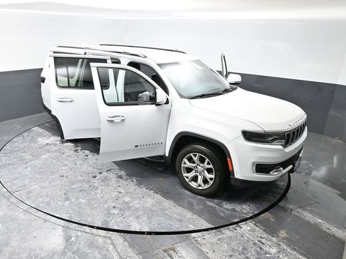 Used 2022 Jeep Wagoneer Series II image 60