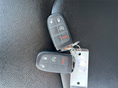 Used 2024 Jeep Compass Limited image 25