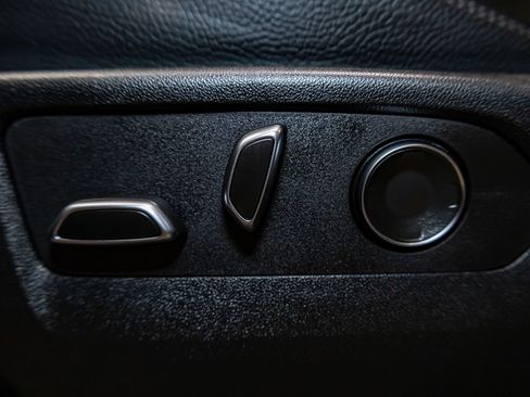 Used 2025 GMC Yukon XL Denali image 21