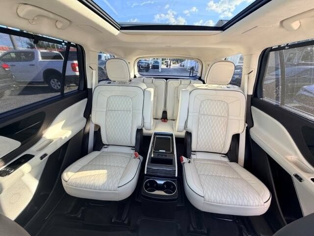 Used 2022 Lincoln Aviator Black Label Grand Touring w/ Class IV Trailer Tow Package AWD/4WD image 13