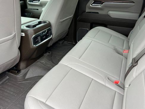 Used 2025 GMC Sierra 2500 SLT w/ SLT Premium Package AWD/4WD image 12
