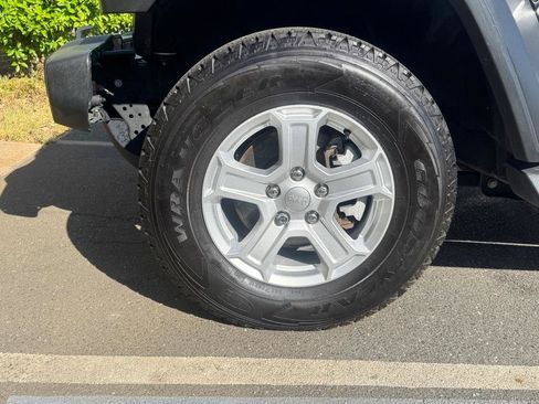 Used 2019 Jeep Wrangler Unlimited Sport S AWD/4WD image 19