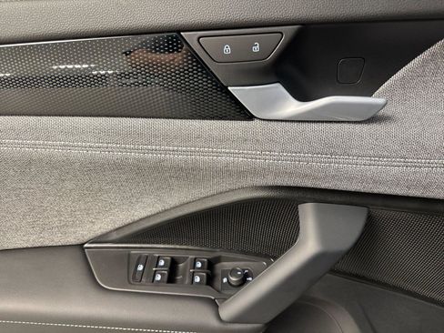 New 2026 Volkswagen Tiguan S image 10