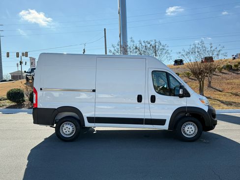 Used 2025 RAM ProMaster 1500 w/ Convenience Group image 6