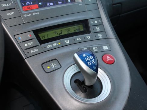 Used 2015 Toyota Prius One image 13