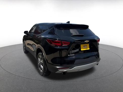 Used 2025 Chevrolet Blazer LT FWD image 11