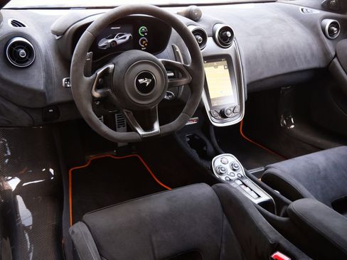 Used 2019 McLaren 600LT RWD image 8