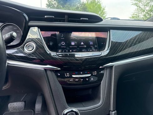 Used 2022 Cadillac XT6 Premium Luxury AWD/4WD image 19