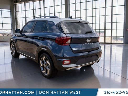 Used 2022 Hyundai Venue Limited FWD image 32