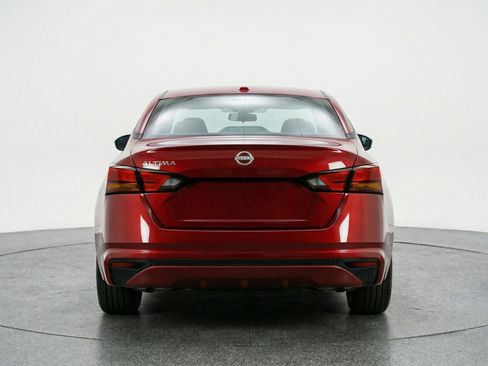 Used 2025 Nissan Altima 2.5 SV image 7