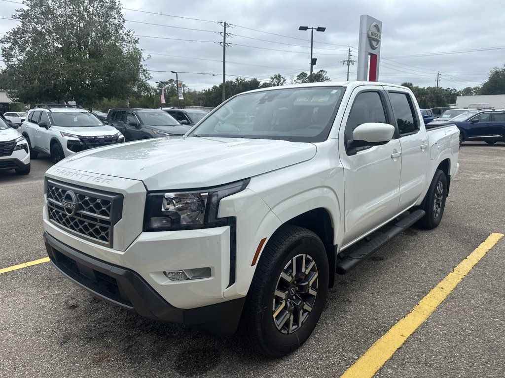 Certified 2022 Nissan Frontier SV RWD image 1