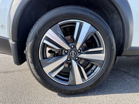 Used 2023 Nissan Rogue SL w/ SL Premium Package FWD image 7