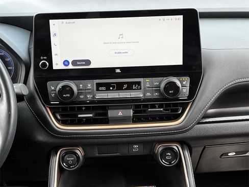 Used 2024 Toyota Grand Highlander AWD Hybrid image 14