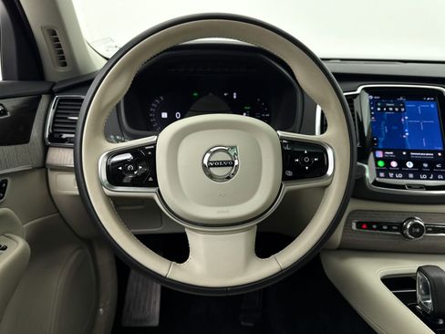 Used 2024 Volvo XC90 T8 Plus w/ Protection Package Premier AWD/4WD image 4