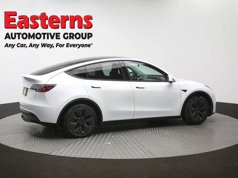 Used 2021 Tesla Model Y Long Range AWD/4WD image 37