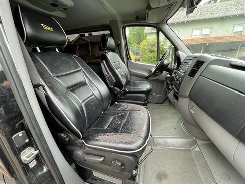 Used 2016 Mercedes-Benz Sprinter 2500 image 11