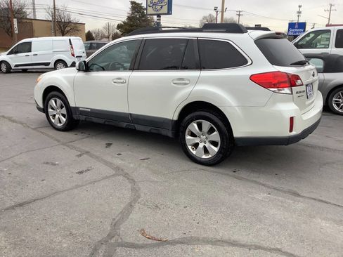 Used 2010 Subaru Outback 2.5i Premium image 14