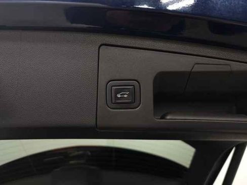 Certified 2022 Cadillac XT4 Sport image 8