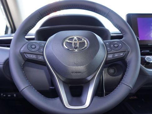 Certified 2026 Toyota Corolla Cross LE FWD image 19