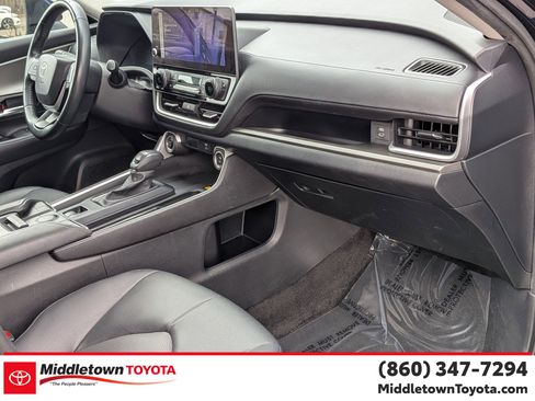 Certified 2024 Toyota Grand Highlander AWD image 37