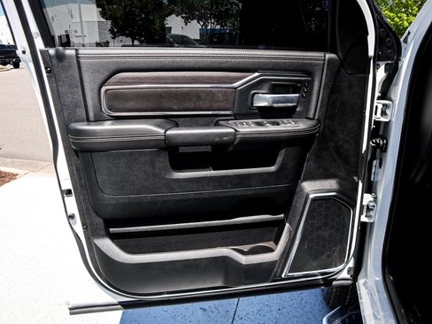 Used 2025 RAM 2500 Laramie AWD/4WD image 14