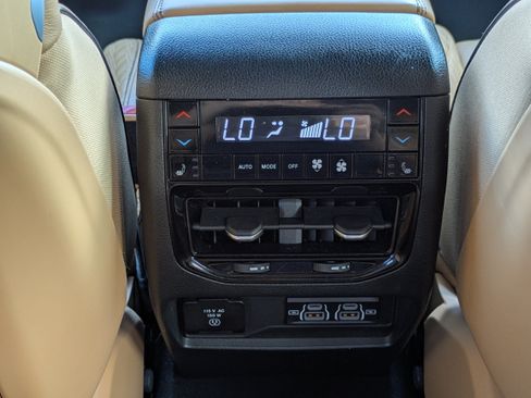 Used 2022 Jeep Grand Cherokee Summit w/ Advanced Protech Group IV AWD/4WD image 36