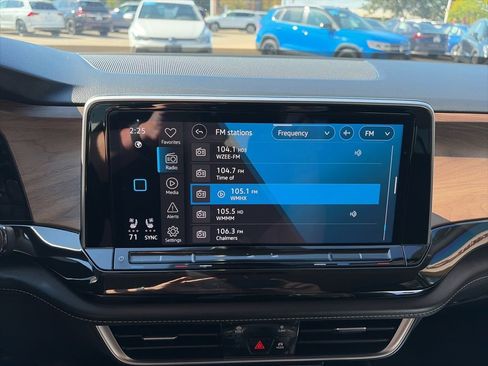 Certified 2025 Volkswagen Atlas SE image 18