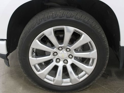 Used 2019 Chevrolet Silverado 1500 High Country w/ Technology Package image 36