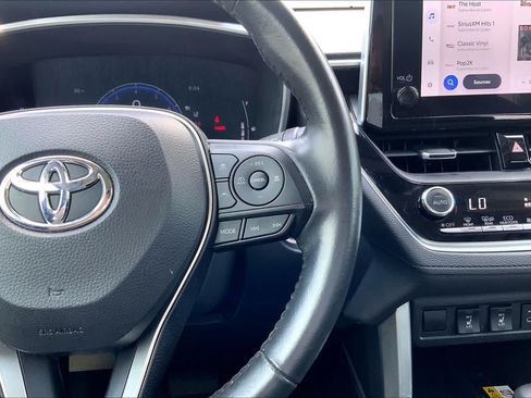 Used 2023 Toyota Corolla Cross XLE w/ Convenience Package FWD image 25