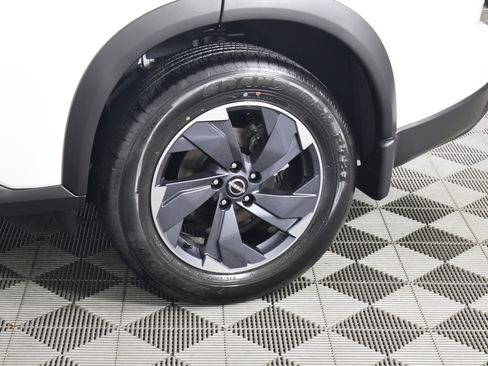 Used 2025 Nissan Rogue SV w/ SV Premium Package image 51