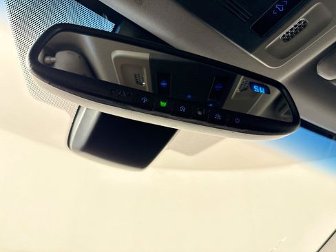 Used 2018 Toyota Camry XSE FWD image 21