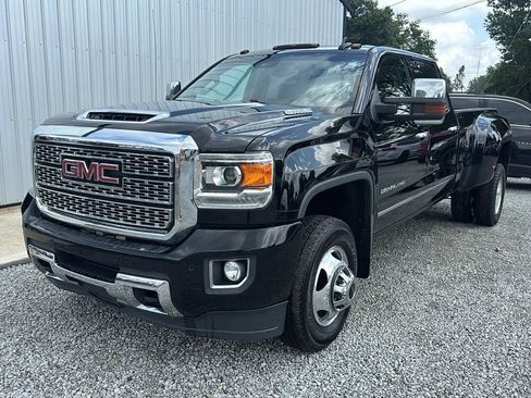 Used 2019 GMC Sierra 3500 Denali AWD/4WD image 14