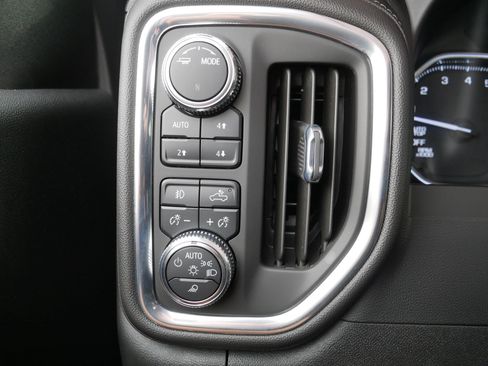 Used 2021 GMC Sierra 1500 SLT AWD/4WD image 26