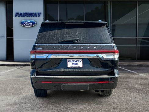 Used 2023 Lincoln Navigator Reserve image 5