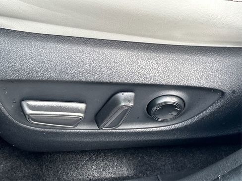 Used 2023 Toyota RAV4 XLE Premium image 36